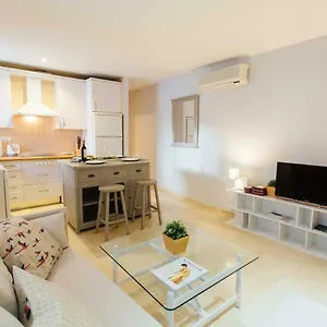 One & Lux- Lagar Apartamento